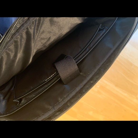 Kenneth Cole Black Leather Briefcase - Picture 4 of 8